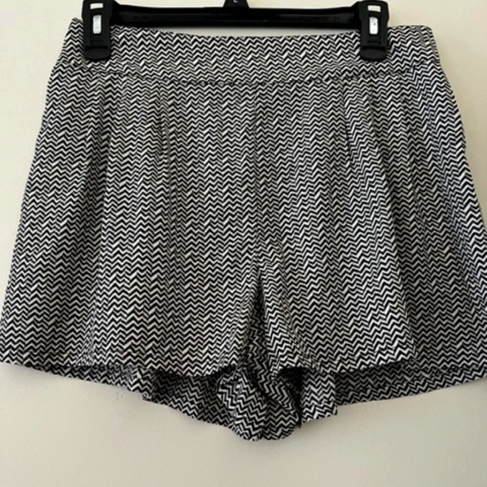American Eagle Black and White Patterned Shorts